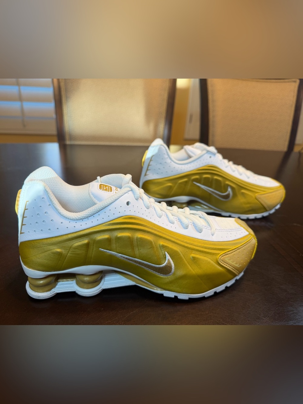 New Nike Shox R4 White Gold Sneaker Shoes Size US 6 / 7.5W - Picture 4 of 14